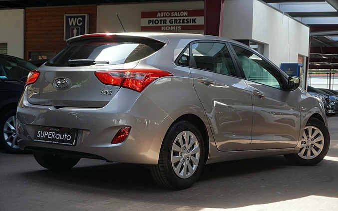 Hyundai I30 cena 48900 przebieg: 74800, rok produkcji 2016 z Golczewo małe 742